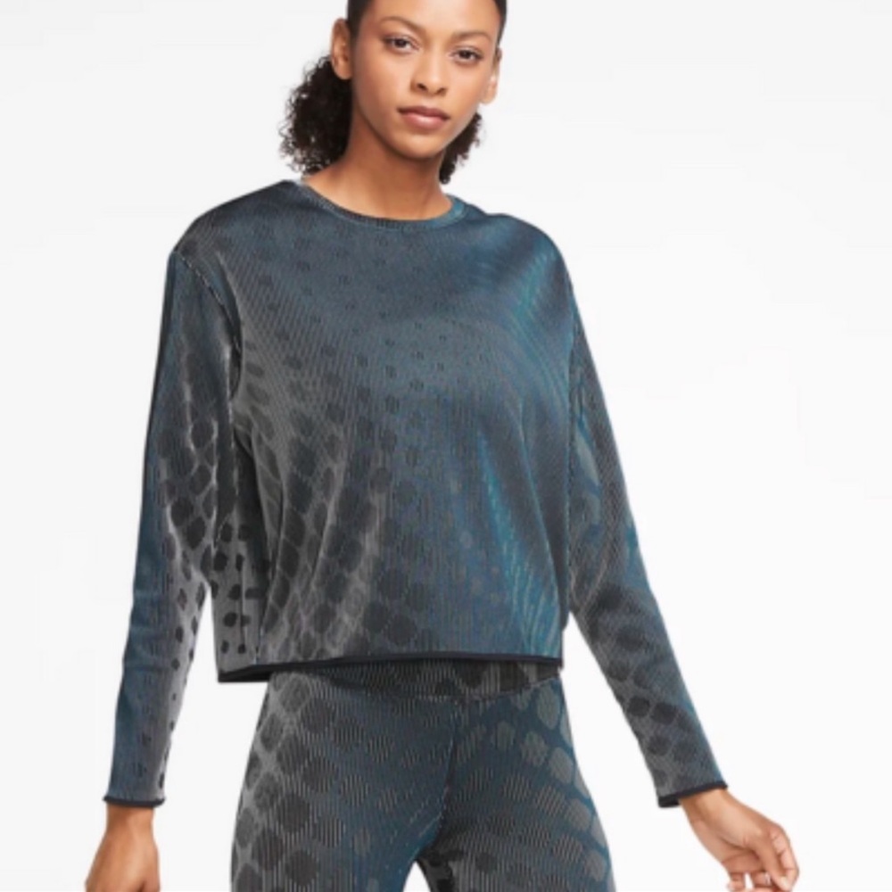 Nike Running Division Top Size Large